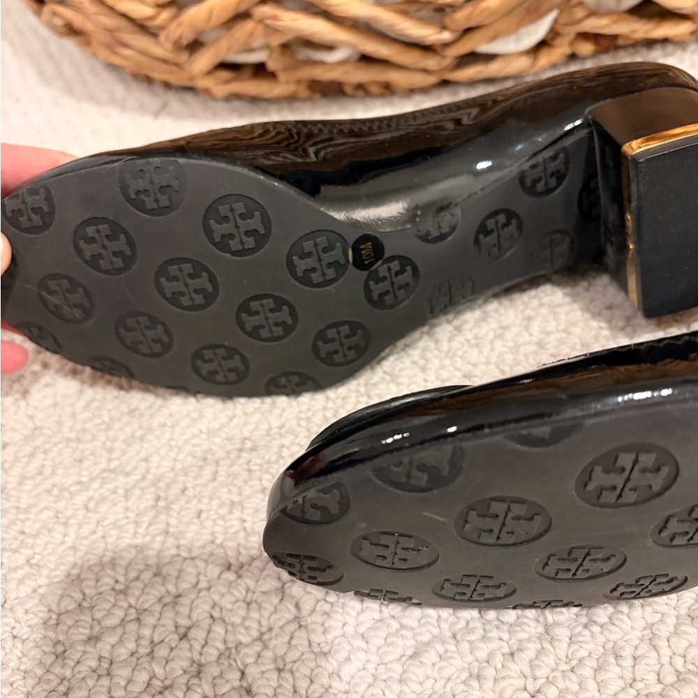 Tory Burch Black Patent Leather Heels with Gold Accent - Picture 5 of 5